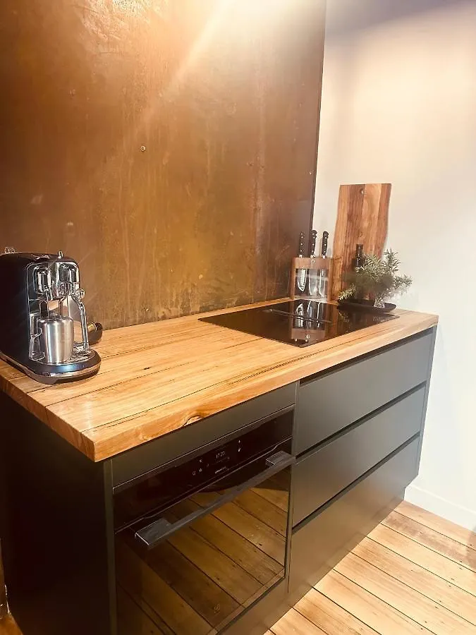 “The Vault” Unique Central Luxury Hobart Appartement