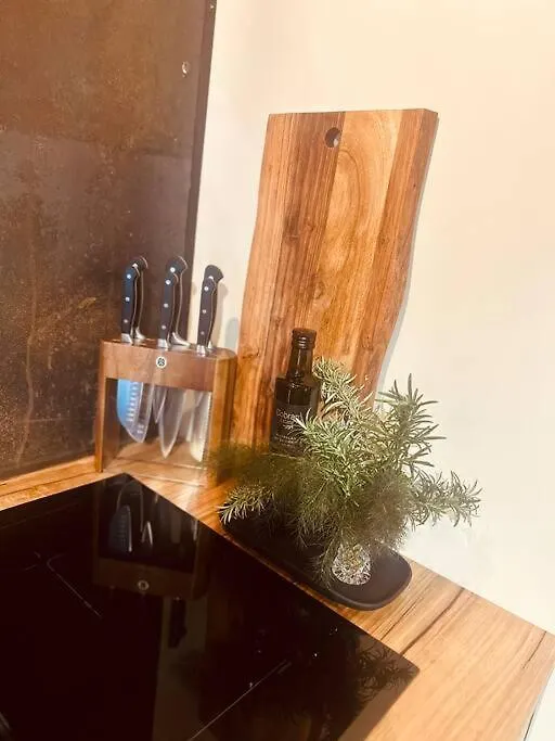 “The Vault” Unique Central Luxury Hobart Apartamento